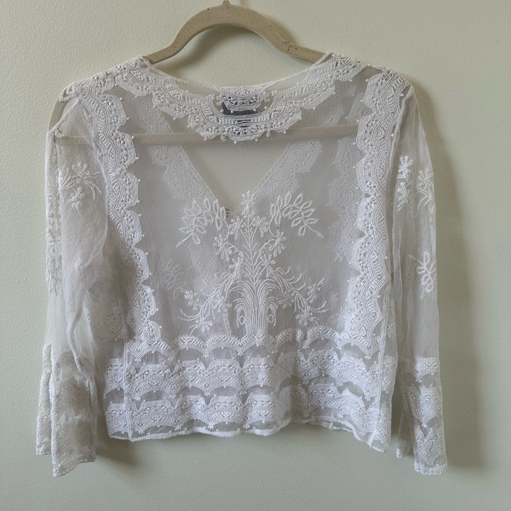 Rabbit Rabbit Rabbit white lace shrug/cardigan size small - Picture 8 of 11